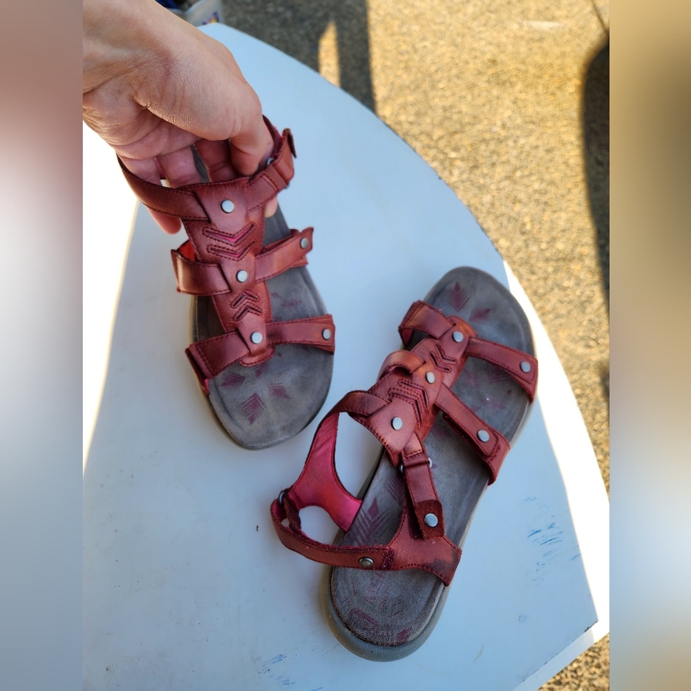 Merrell Burgundy Strappy Sandals